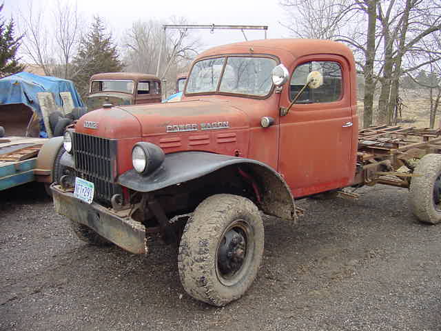 My New WDX 1-1-04
This is the WDX I bought, came from MINN. was in running
condition, with everything working, except brakes, ofcourse.
This truck was being used on a ranch/farm till purchased
