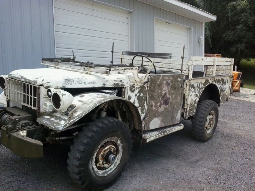 M37 repaint
Still Sanding, rear fenders removed ready to install my NOS rear fenders. 08-31-14
