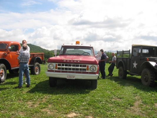 Fred Lantz's '69 W200
Far left: Tracey Jackson, Robert A in NJ 
Right: Phil Street, Rob Blair on M37, Fred L in rear
