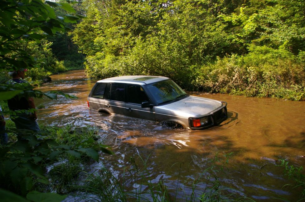 IMGP5154
Bob C stuck with Range Rover
