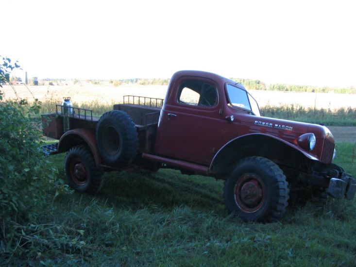 Brett Robb's 1958 W300M Swivel Frame Brush Truck
Power Brakes, PTO Winch, Heavy Duty Spring Option plus a couple extra in the back.
Originally a Florida Division of Forestry truck, Brett has owned this truck for the past 22 years.
