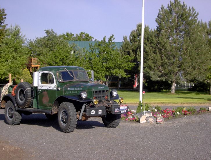 Mike Stone's 1948 B-1-PW
Picture taken at Mike's place in Jerome, Idaho
[url=http://www.t137.com/registry/display.php?serial=83907367]Registry Entry[/url]
