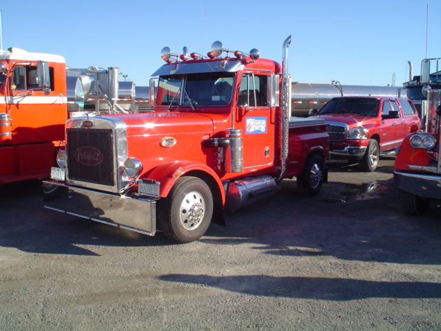 ATHS__Trucks_at_Tank_Trailer_Cleaning__E_St_Louis_9-8-12_009.jpg