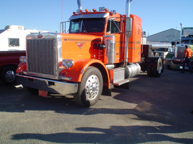 ATHS__Trucks_at_Tank_Trailer_Cleaning__E_St_Louis_9-8-12_010.jpg