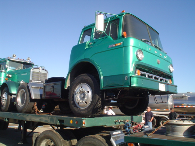 ATHS__Trucks_at_Tank_Trailer_Cleaning__E_St_Louis_9-8-12_023.jpg