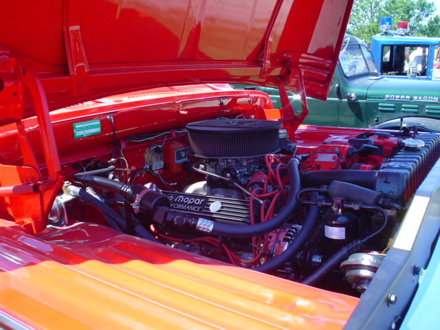 Doug's W-200
Nice 383 CI

