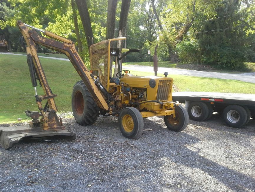 Ford 6600 with Boom Mower
Bought this for trimming ditches and around the Lake.
