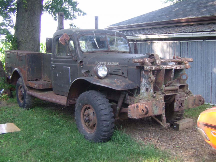 got this from an old electrician that used this as a service truck in the 70's. Engine had gotten stuck around 1990 and sat ever since.
